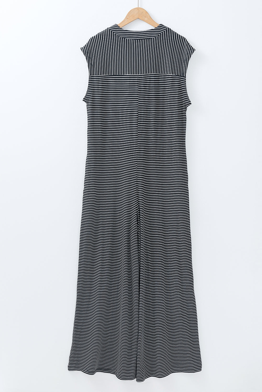 Black white Striped Print Buttoned Wide Leg Sleeveless Jumpsuit. GCollection