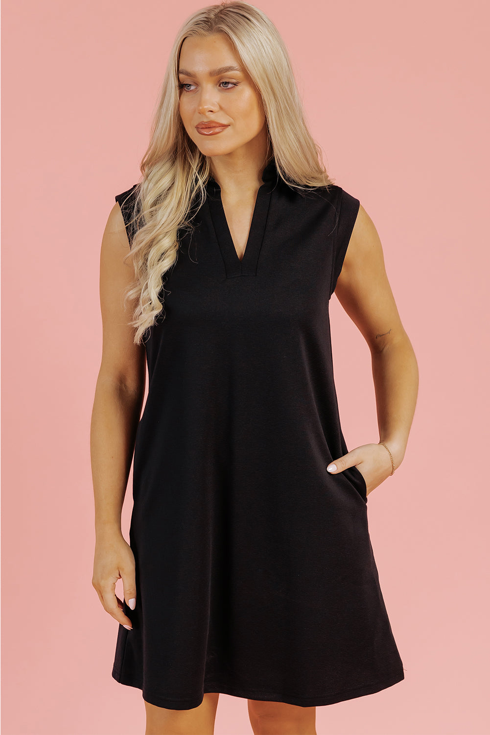 Black Solid Color Sleeveless Mini Dress. GCollection