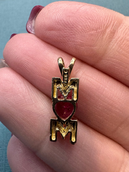 10K Mom pendant with hot pink heart