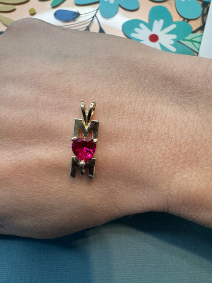 10K Mom pendant with hot pink heart