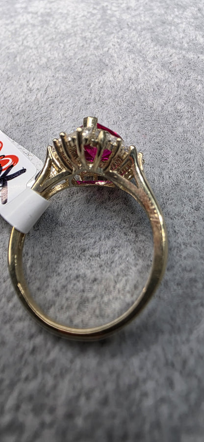 10K solid gold pear shaped cocktail ring