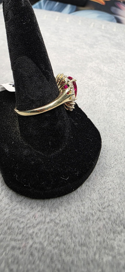 10K solid gold pear shaped cocktail ring