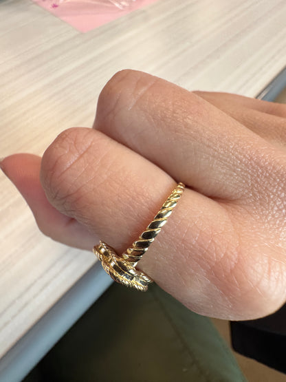 14K solid gold flower ring