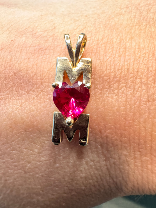 10K Mom pendant with hot pink heart