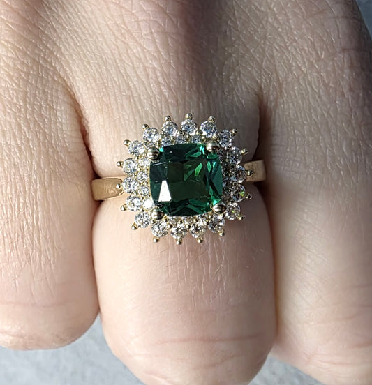10K Solid Yellow Gold Square Green Ring