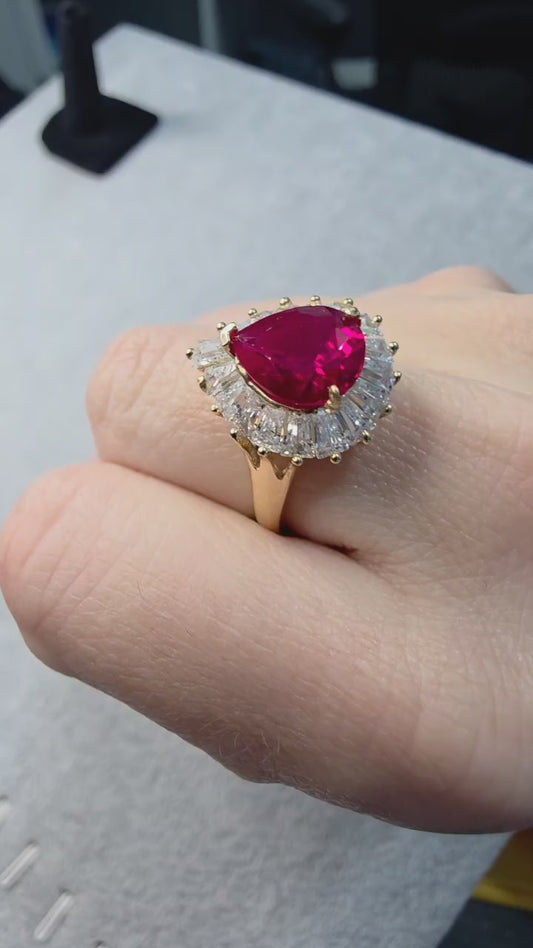 10K solid gold pear shaped cocktail ring